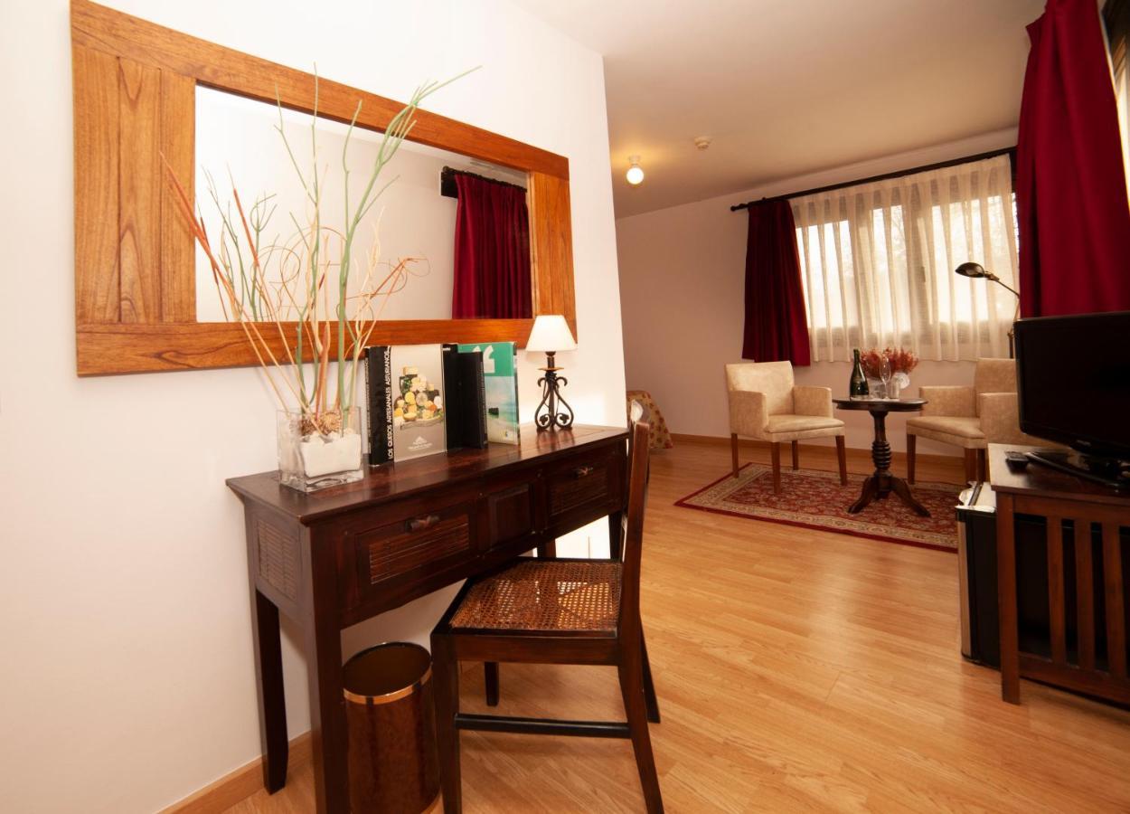 Junior Suite,1273117750:JPEG